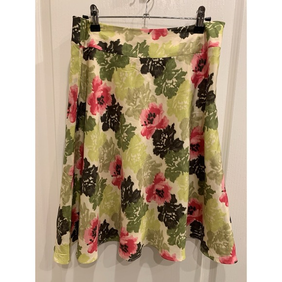 Ann Taylor Dresses & Skirts - Ann Taylor silk Green and Pink floral A-line skirt Sz 6P